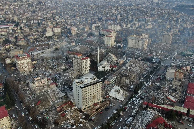 10 ili vuran deprem: Can kaybı 3 bin 432'ye yükseldi