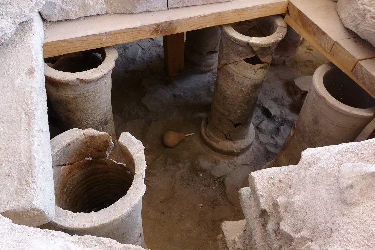 1950 yıllık Roma hamamındaki terleme odası restore edildi