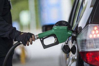 Benzine 4,30 TL indirim geldi: İşte yeni akaryakıt fiyatları
