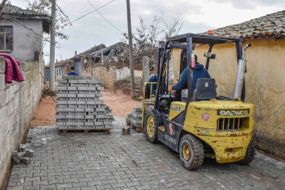 Karacabey'de parke taşı çalışması