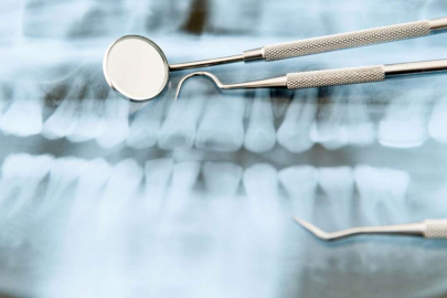 Eve servis 'diş hekimi' inşaat işçisi çıktı