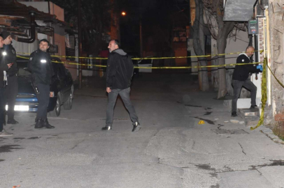 İzmir’de silahlı saldırıya uğrayan genç ağır yaralandı