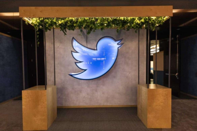 Twitter ofisindeki eşyalar satıldı: Mavi kuş heykeline 100 bin dolar