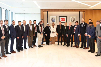 Bakan Çavuşoğlu, ABD Müslüman toplumunun temsilcileriyle bir araya geldi