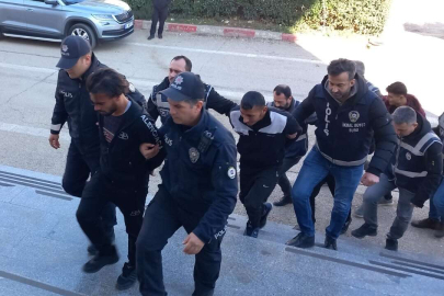 Pazarda kavga eden 6 Suriyeli sınır dışı edildi