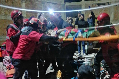 Adıyaman'da anne ve iki kızı 66 saat sonra kurtarıldı