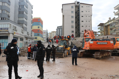Kan donduran iddia: Dükkanları büyütmek için kolonları kesmişler!