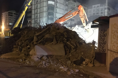 Depremde yıkılan binada kolon kesme soruşturması