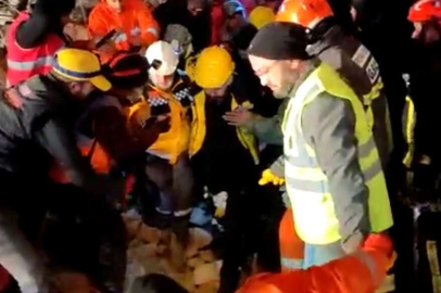 Gaziantep’te 13 yaşındaki Meryem 87 saat sonra kurtarıldı