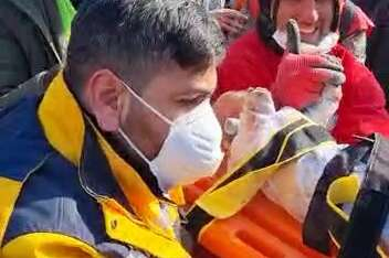 128. saatte gelen mucize: 2 aylık bebek kurtarıldı