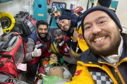 Göçük altındaki küçük çocuk 136. saatte Aydınlı sağlık ekipleri tarafından kurtarıldı