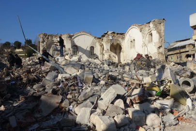 Adıyaman'da tarihi Ulu Cami yerle bir oldu