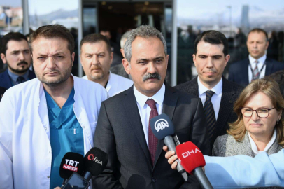 Bakan Özer'den depremzede öğretmenlerin nakilleriyle ilgili açıklama