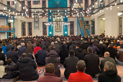 Bursa'da Miraç Kandili’nde dualar depremzedeler için