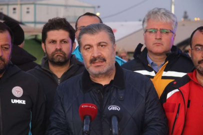 Bakan Koca: 'Deprem bölgesinde şu ana kadar herhangi bir bulaşıcı hastalık salgını saptanmadı