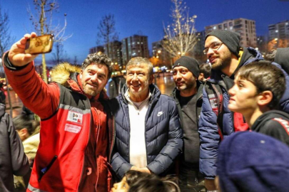 Eski futbolcu Tanju Çolak’tan Diyarbakırlı depremzedelere yardım