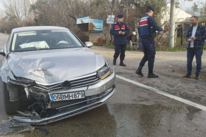 Bursa'da depremzedelerin bulunduğu araç kaza yaptı: 4 yaralı