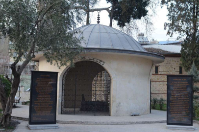 Kahramanmaraş’ın kurtuluşunun baş kahramanı Sütçü İmam’ın kabri depremde ayakta kaldı
