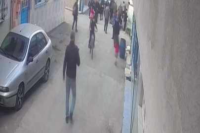 Kamyonetin altında kalan çocuk hayatını kaybetti