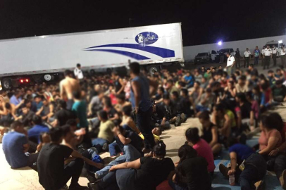 Meksika’da TIR dorsesinde 100'den fazla göçmen çocuk bulundu