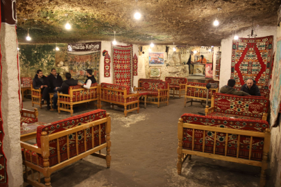 12 kolonlu tarihi mağara depremde hasar almadı