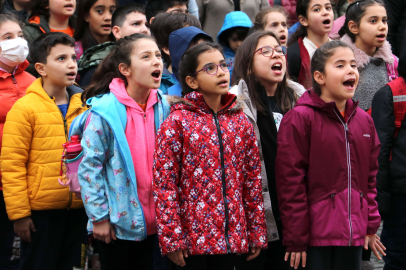 Deprem sonrası Adana'da eğitime başlandı