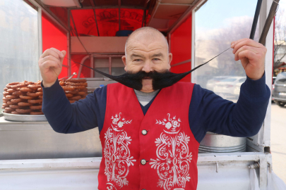 Bursa'nın 'tatlı' 'Pala'sı: 25 yıldır bıyıklarını kesmiyor