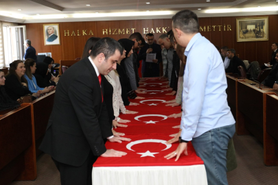 İnegöl'de memur kadrosuna geçen personeller yeminlerini etti