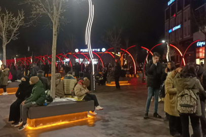 Bolu'da depremi yaşayan vatandaşlar evlerine girmeye korkuyor