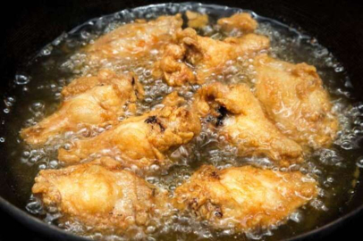 Kızgın yağ hastanelik etti