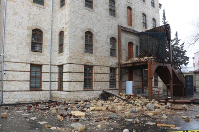 Yedi Güzel Adam Edebiyat Müzesi depremde hasar gördü