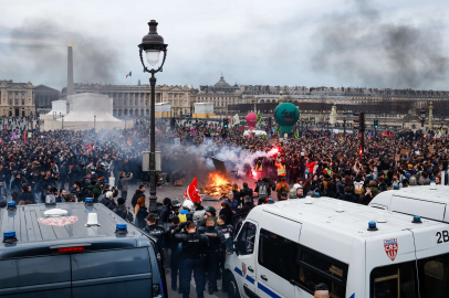 Fransa'da 'mezarda emeklilik' isyanı