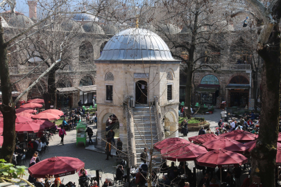 500 yıllık handa bulunan mescit mimarisiyle dikkat çekiyor