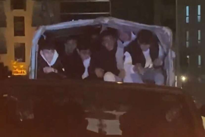 Bursa'da kamyonet kasasında tehlikeli yolculuk