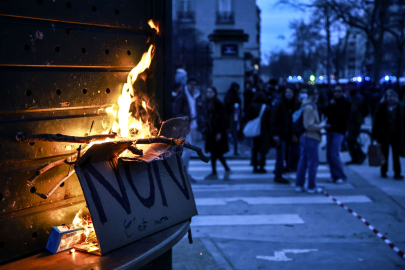 Fransa'daki gösterilerde 243 kişi gözaltına alındı