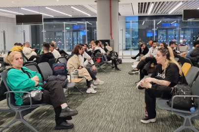 İran merkezli olan ATA Airlines uçağı İstanbul Havalimanı'na acil iniş yaptı