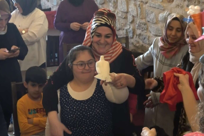 Verdiği sözü tuttu: Bursalı öğretmen çocuklara sevinç yaşattı!