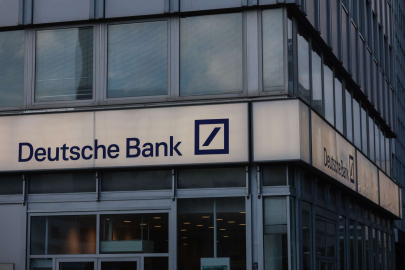 Deutsche Bank hisselerinde sert düşüş
