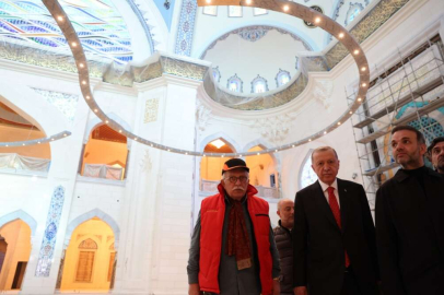 Cumhurbaşkanı Erdoğan, Barbaros Hayrettin Paşa Camisi'nde incelemelerde bulundu