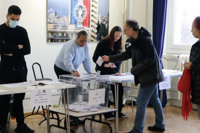 Paris'te elektrikli scooter kullanımı için referandum