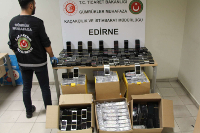Kapıkule'de 6 bin telefon ekranı ele geçirildi