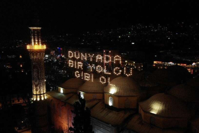 Ulu Camii'de mahya değişimi