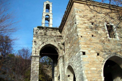 200 yıllık tarihi kilise bakımsızlığın kurbanı oluyor