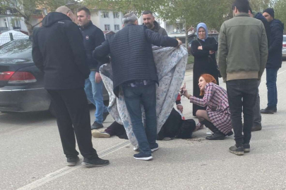 Bursa'da otomobil ile çarpışan elektrikli bisiklet sürücüsü ölümden döndü