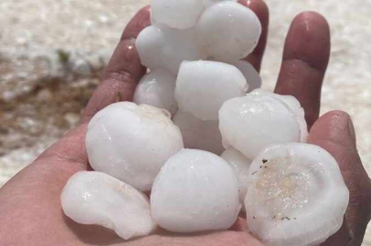 Suudi Arabistan'da dolu yağışı