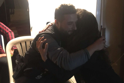 Depremin 144’üncü saatinde kurtardığı öğretmenle parkta karşılaştı