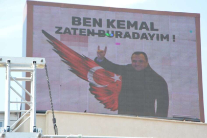 CHP aday tanıtım töreninde ilginç reklam: Ben Kemal, zaten buradayım