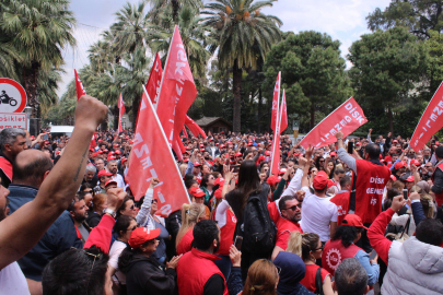 İZENERJİ işçileri iş bıraktı