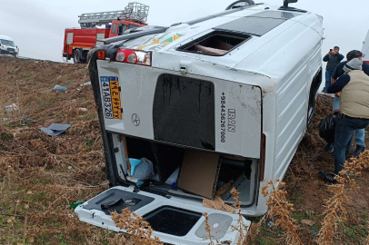 İranlı turistleri taşıyan minibüs takla attı: 12 yaralı