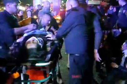 Tur minibüsü ile otomobil çarpıştı: 20 yaralı